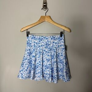Molly J The Label Skort Skirt White Blue Floral Shorts Size Large 1018